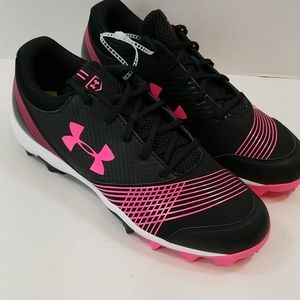 *New Under Armour women's softball cleats